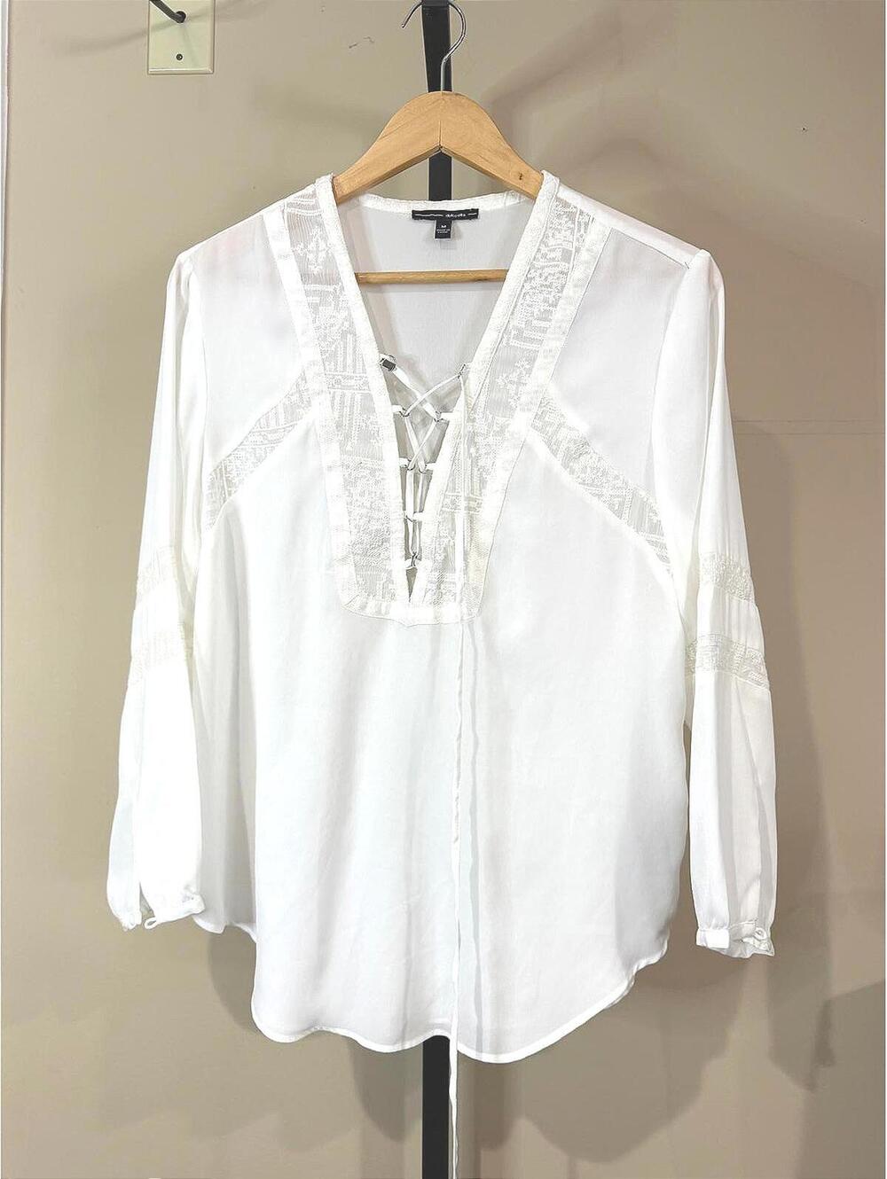Dolce Vita Medium White Lace-Up V-Neck Blouse